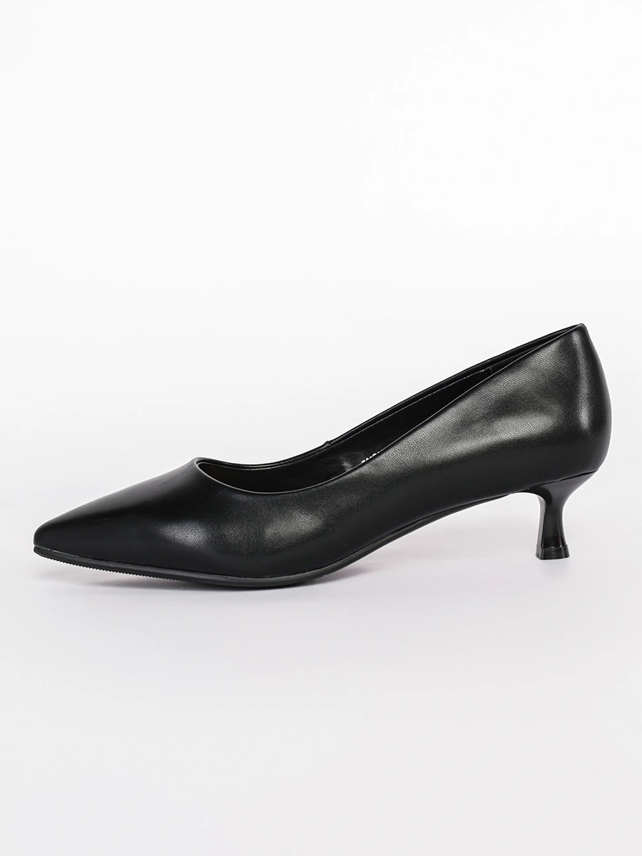 Туфли-лодочки черного цвета из натуральной кожи